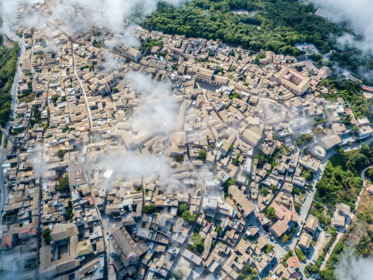How War Transforms Cities: Changes in Urban Life & Infrastructure