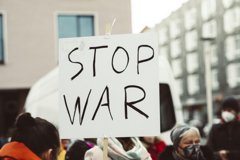 Everyday Heroes: Civilian Resistance in Times of War
