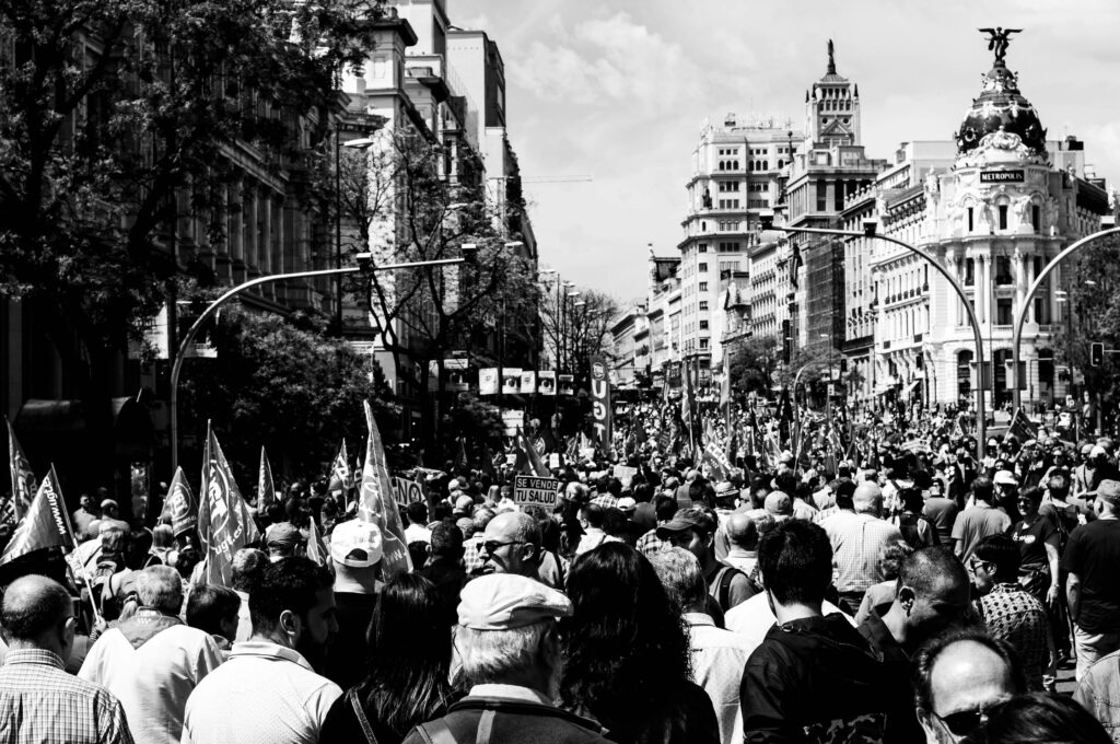 How Nationalism Drives Political Mobilization in Wartime