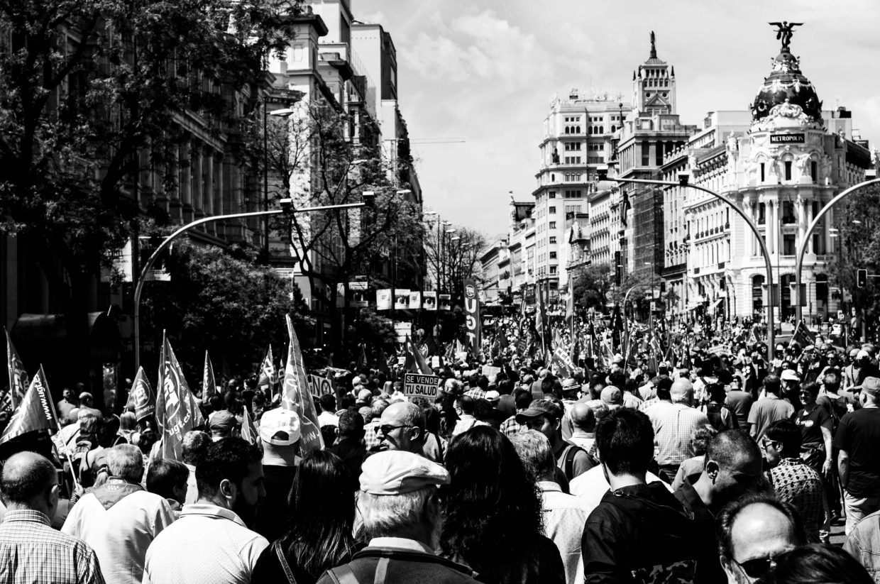 How Nationalism Drives Political Mobilization in Wartime